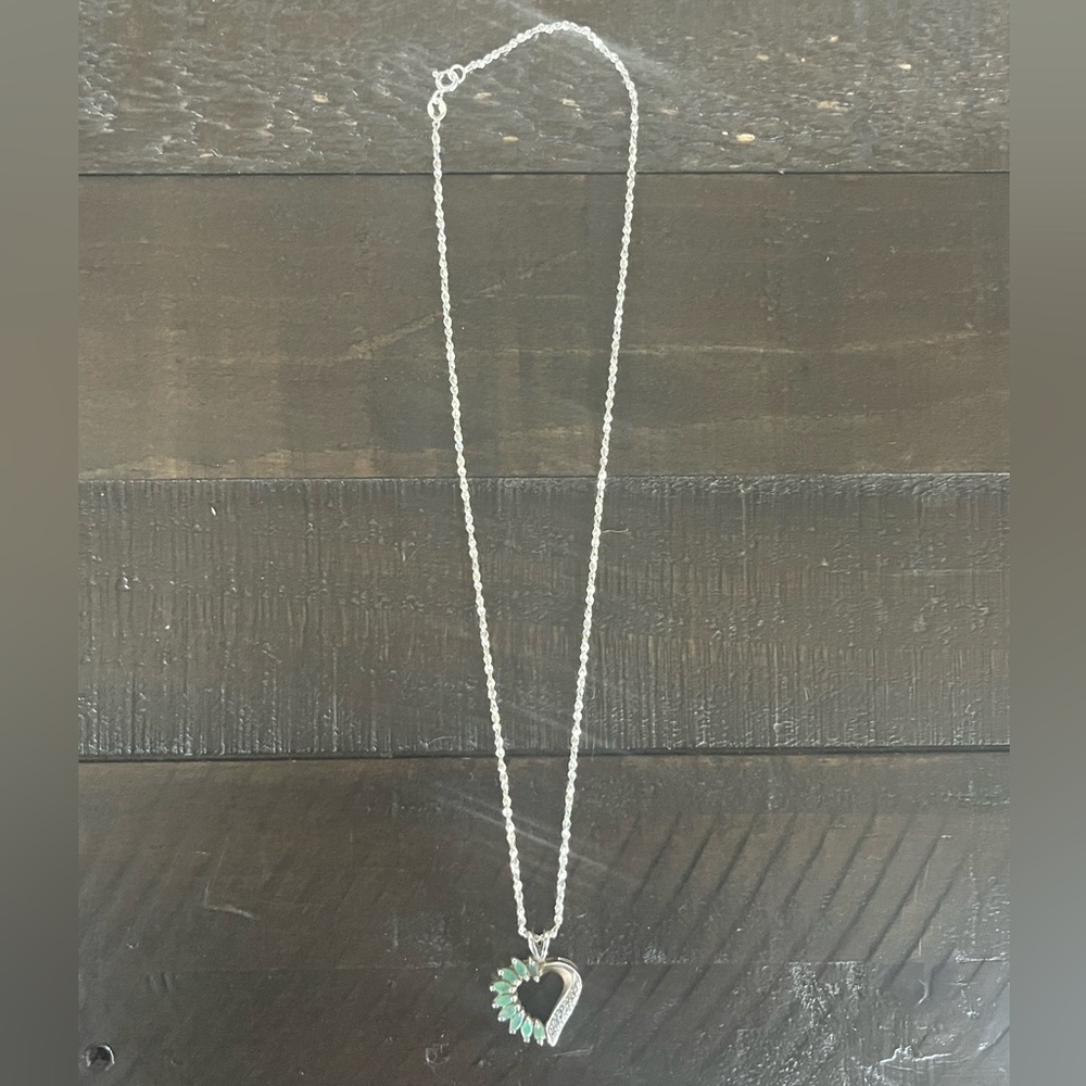 Sterling Silver (925 stamped) Green Emerald Heart Pendant Necklace - Picture 4 of 7